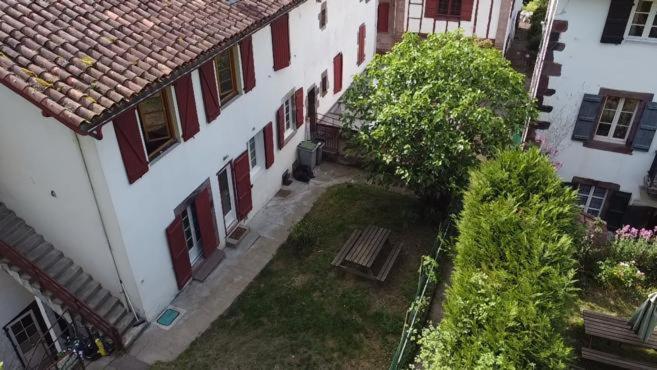 Maison Au Coeur De La Rue Pietonne Saint-Jean-Pied-de-Port Esterno foto